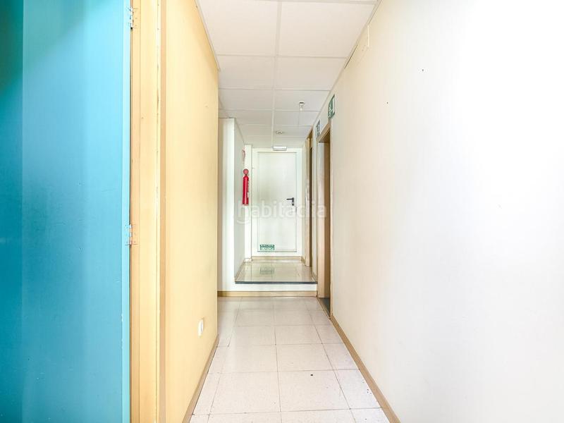 Foto aa6ee7f1-dd79-499c-9b4a-262ae3b7bc72. Local comercial en conde de torrecedeira 32 local en venta en Vigo