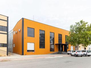 Nau industrial a Miguel servet 27. Nave en venta