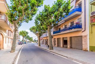 Local Comercial a Enric benet 16 bis. Local en venta