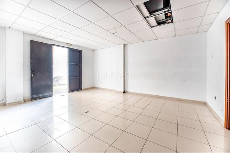 Foto 269a08fa-37ab-4bb3-8b70-6e09b87c9f87. Locale commerciale in viveiro 17 in Valadouro (O)