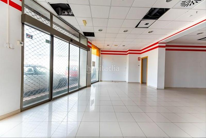 Foto 4971f81f-a97e-4a0d-a2c7-702f55962db8. Locale commerciale in viveiro 17 in Valadouro (O)