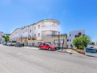 Local commercial à Los  alcornocales edif residencia san jorge s/n. Local en venta