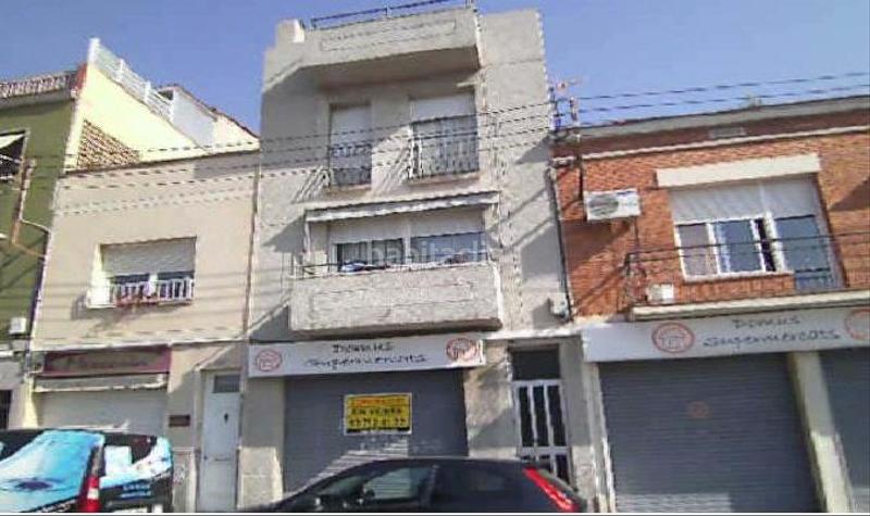 Foto e0a2adc3-be81-42d6-b896-e406e12fd471. Locale commerciale in reis catolics 27 in Creu de Barberà Sabadell