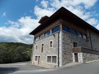 Gebäude in Artaun 14. Edificio en venta