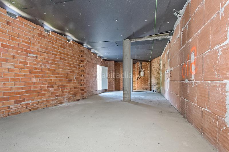 Foto 1484e483-14fa-4b57-808d-974d56961f5d. Locale commerciale in bases de Manresa - carretera de santpedor Manresa