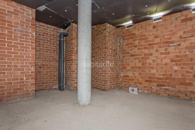 Foto 8ec53ec5-0e14-41d6-a33e-76ad89f876bf. Locale commerciale in bases de Manresa - carretera de santpedor Manresa