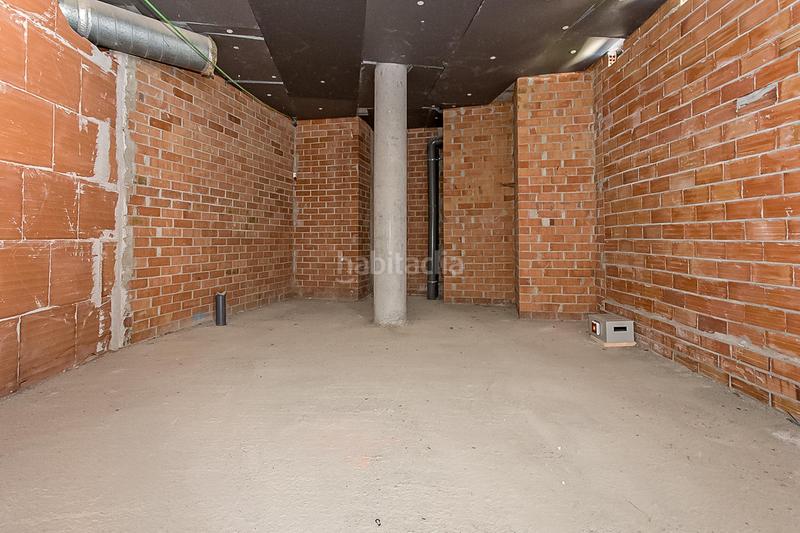 Foto ea153852-de22-435a-b8b0-9e4f7bc95c36. Locale commerciale in bases de Manresa - carretera de santpedor Manresa