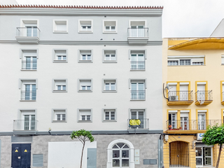 Local commercial à Teniente miranda 121. Local en venta