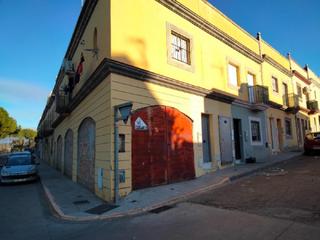 Local commercial à Sevilla 32. Local en venta
