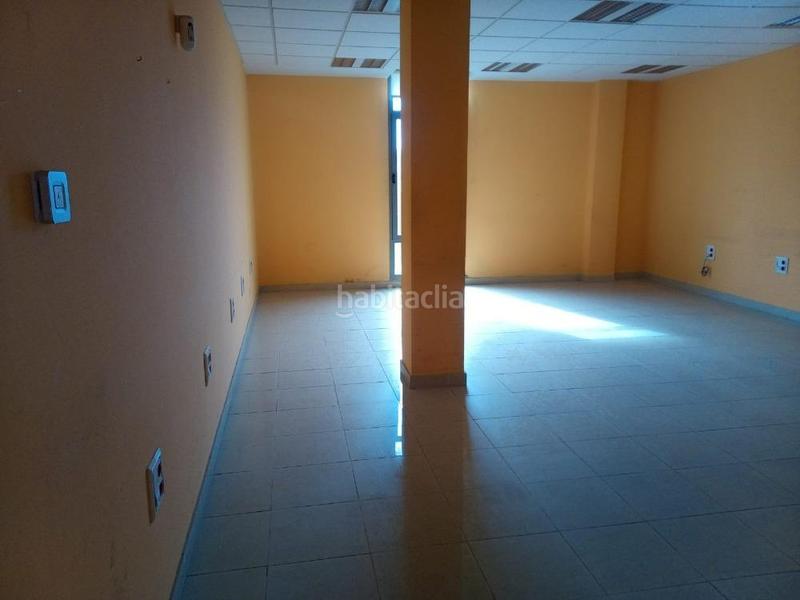 Foto 05fbd66a-7586-47f0-a2f6-f76608943f5f. Office space in marques de pickman 15 in Barrio del Nervión Sevilla