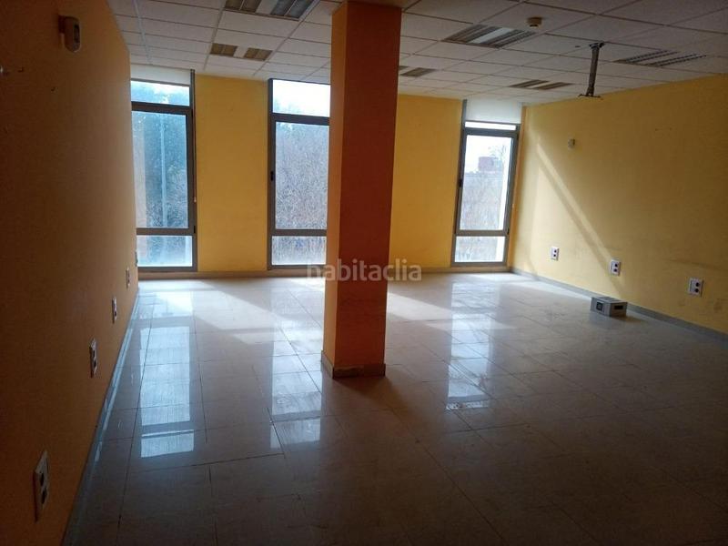 Foto 512a64a2-6e6d-4815-a4b1-1251baf290ef. Office space in marques de pickman 15 in Barrio del Nervión Sevilla