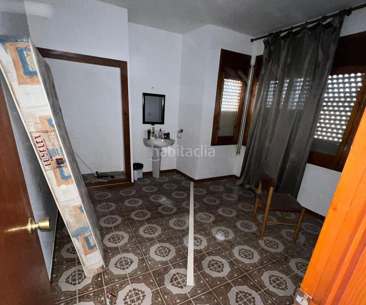 Foto c03176f4-eaad-45ef-8858-bb1e466d308c. Edifici a goles de l'ebre 357 a Deltebre