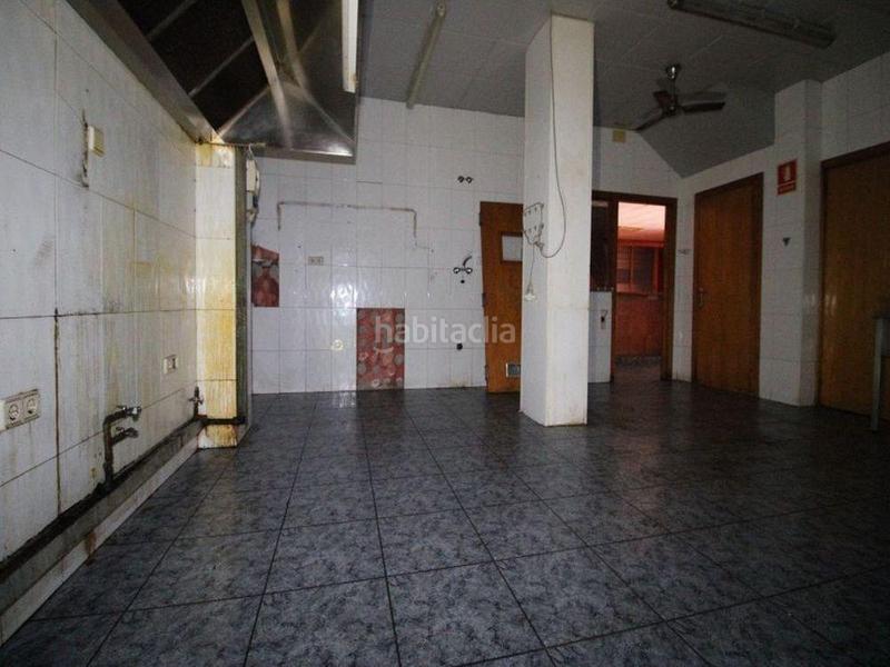 Foto fe2a1b52-3b6d-463d-9817-382d9ce273f6. Local comercial a almogavers 52 a Les Roquetes Sant Pere de Ribes