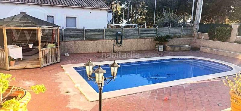 Foto a074ec79-251f-4022-92b5-b0370340ba04. Chalet lujoso chalet señorial con 2 viviendas en Valldemar-Montmar Segur de Calafell