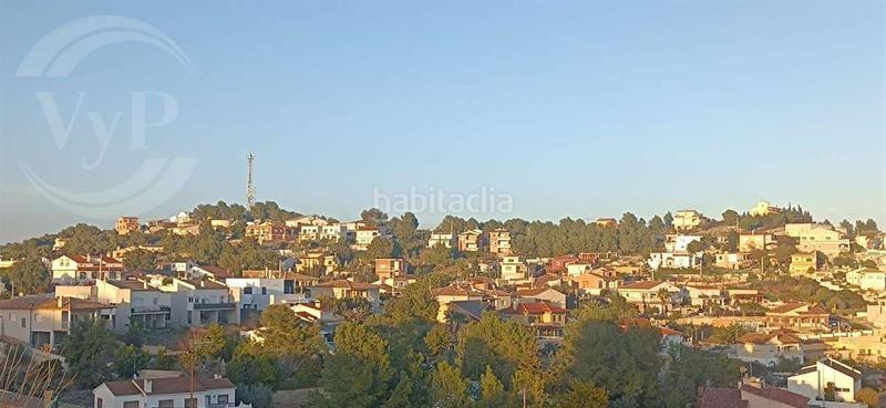 Foto d9caa690-b054-4a78-b9fb-f7a8e9e0a0a6. Chalet lujoso chalet señorial con 2 viviendas en Valldemar-Montmar Segur de Calafell