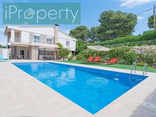 Xalet  Ametllers. Chalet de lujo con piscina en el vendrell!!