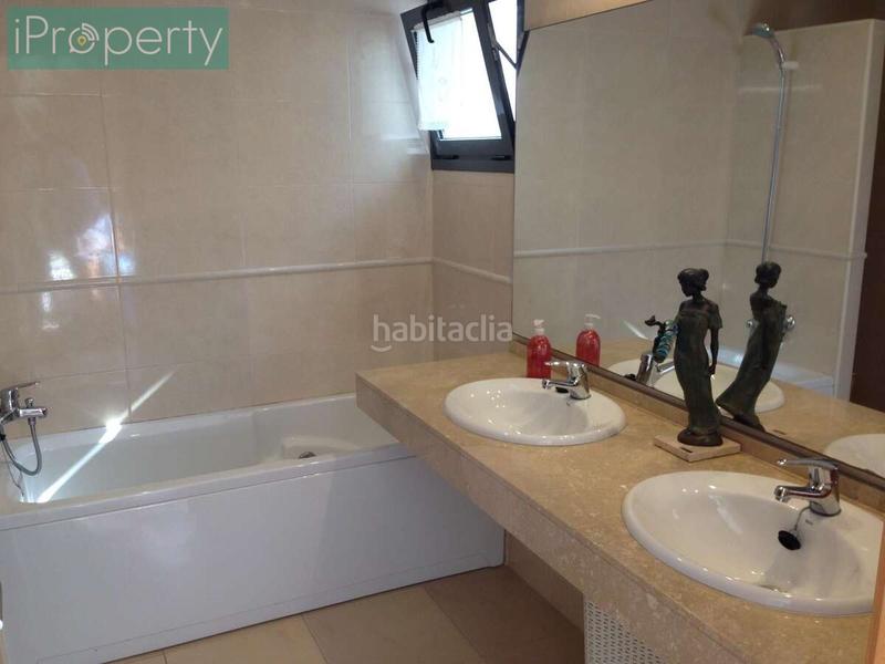 Foto 5d881cc3-30ae-4c2b-a537-a4bd3650c095. Casa adossada amb calefacció aparcament piscina a Calafell