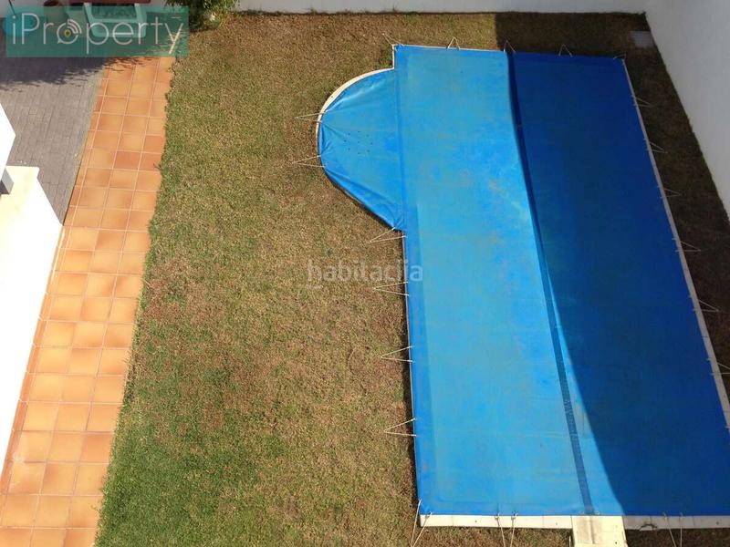 Foto 6964c525-0dbe-4937-b96c-ecd9eb869b8b. Casa adossada amb calefacció aparcament piscina a Calafell