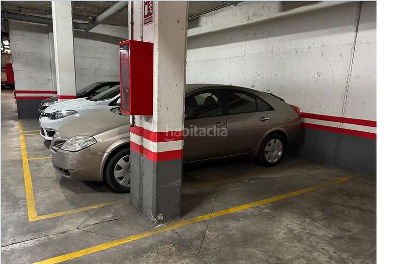 Foto dded22ce-e019-4445-b081-f1ed2e20103c. Parking voiture dans Pino Montano - Consolación Sevilla