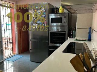 Maison jumelée  Jardines del eden. Chalet de esquina reformado 3 plantas piscina en sevilla este