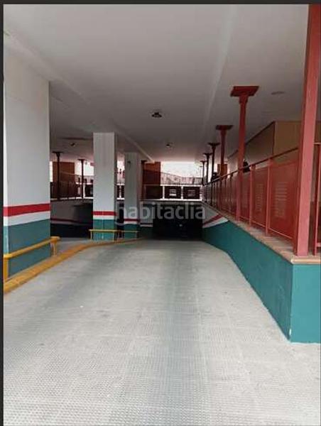 Foto c32052c6-1aff-4543-9aa2-5108535bf5aa. Piso estupendo piso en urbanización con pisicina en los bermejales!! en Sevilla