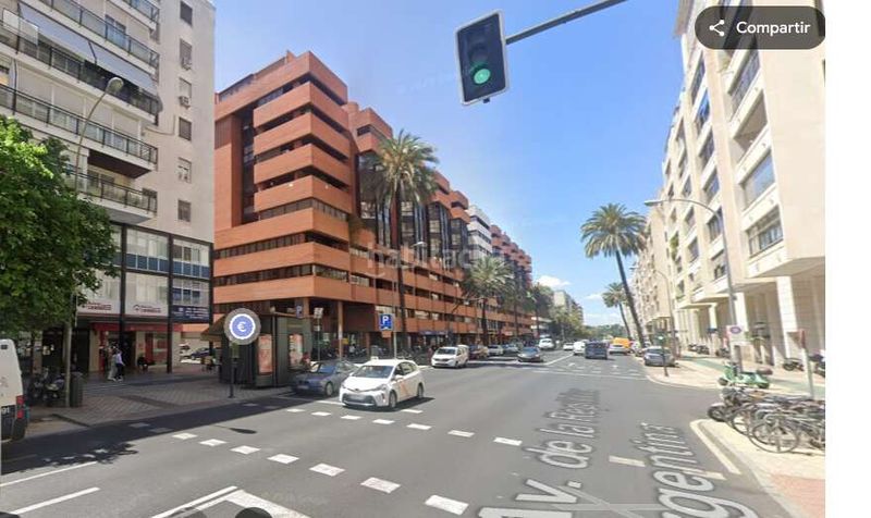 Foto e1c229c9-5693-44a7-a1ab-da9343eef905. Edifici a Triana Este Sevilla