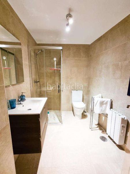 Foto 70629c3d-5cfd-4c8d-bd4d-8abd088fbc41. Edificio en Cudillero