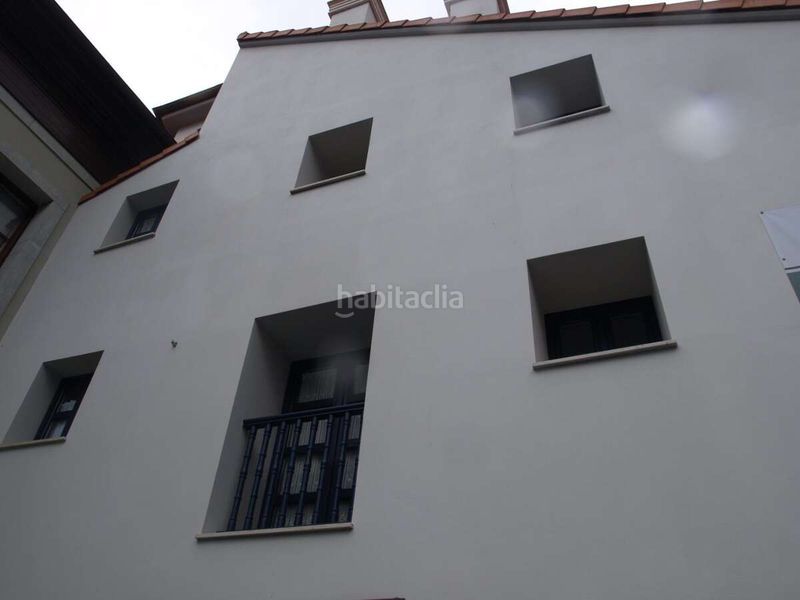 Foto 92dccb70-851c-4ec8-b6ef-adaa3a8a23b1. Edificio en Cudillero