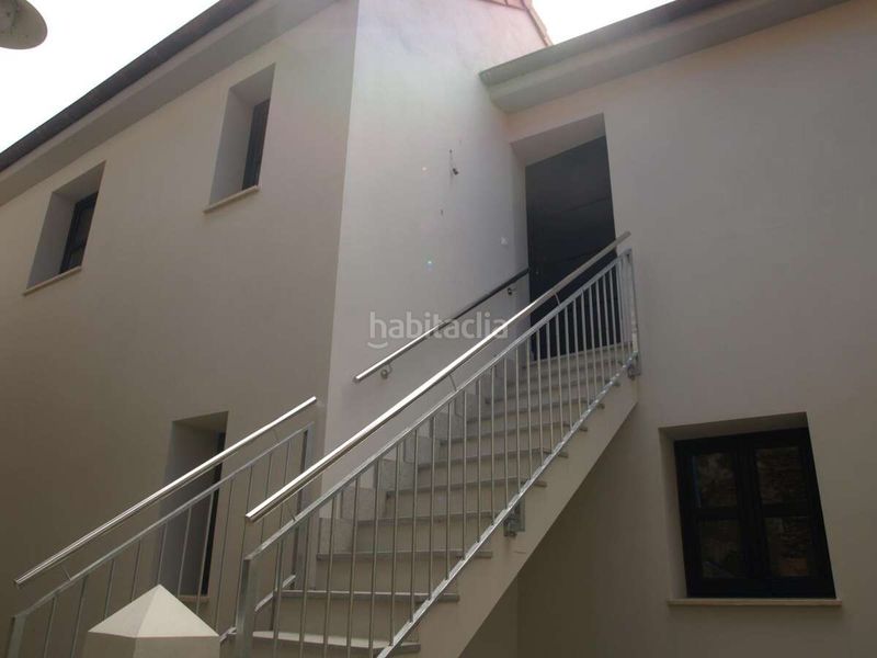 Foto ecd56541-2664-43d8-8aa4-2df44583d52d. Edificio en Cudillero