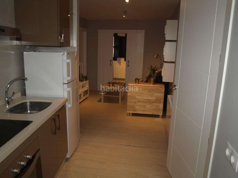 Foto f60e37e6-c1e5-45e3-9a8a-38594878e0f9. Edifici a Cudillero