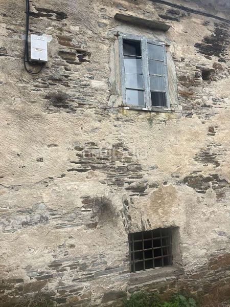 Foto 96d284b8-1523-440f-8d5b-dc6f2ed12080. Casa a Trabada