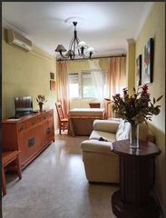 Flat in Tiro de Línea. Estupenda ubicacion, junto a cardenal bueno monreal con ascensor