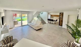 Semi detached house  Desembarco. Chalet adosado en venta en almerimar