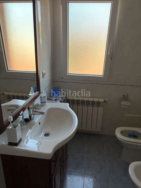 Foto 2f9a4785-f566-4b73-bb31-b29f0be2693e. Casa adossada a Oroso