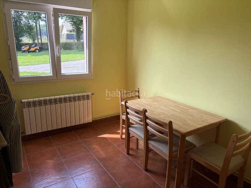Foto 6cf4cca2-a977-4c3e-b47e-86b58fd4e0d6. Casa adossada a Oroso