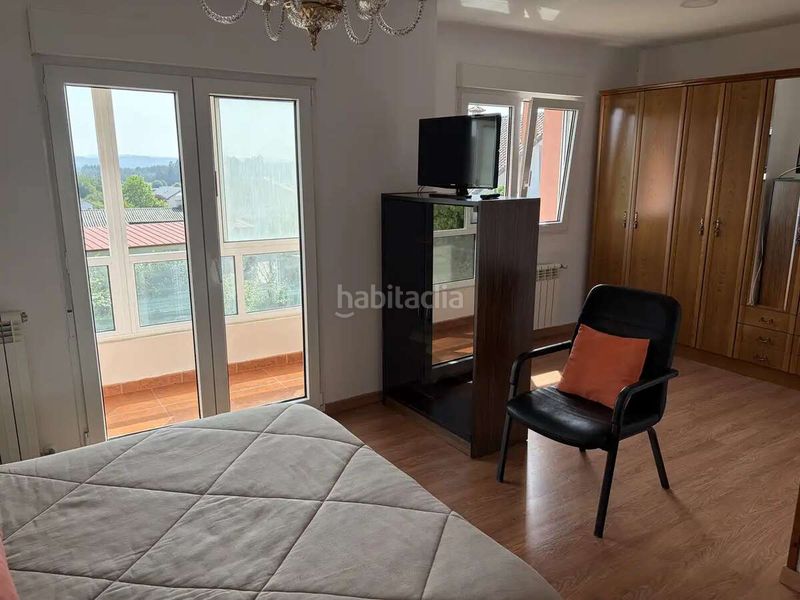 Foto 8e94eab6-c970-46b0-a77c-4f4a84e86716. Casa adossada a Oroso