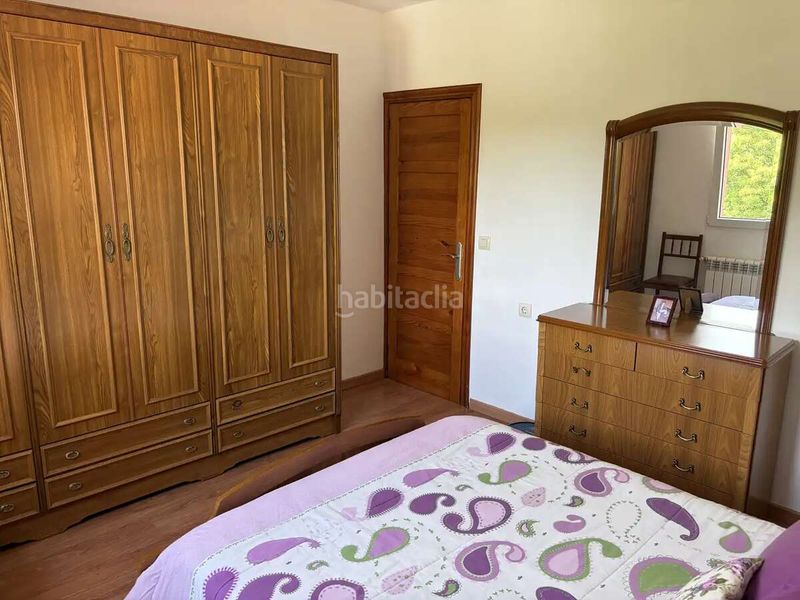 Foto d7c6ea61-eb29-4810-bd02-e5fe365fd033. Casa adossada a Oroso