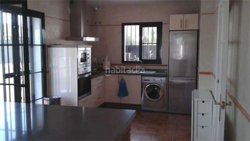 Foto 36da9340-6843-4169-a236-75489e8723a2. Casa adossada amb piscina a Alcaucín