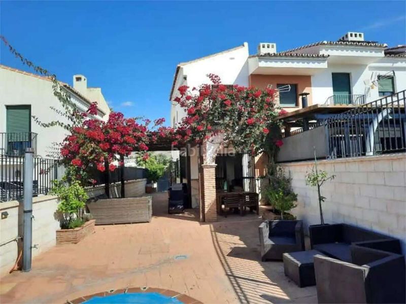 Foto 5a59136c-2633-4c51-bfa8-794aa47ef995. Casa adossada amb piscina a Alcaucín