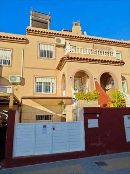 Foto f5a21012-288a-4081-a9d0-8f8f1a0aa9df. Casa adossada amb aparcament a Centro Ciudad Xàbia