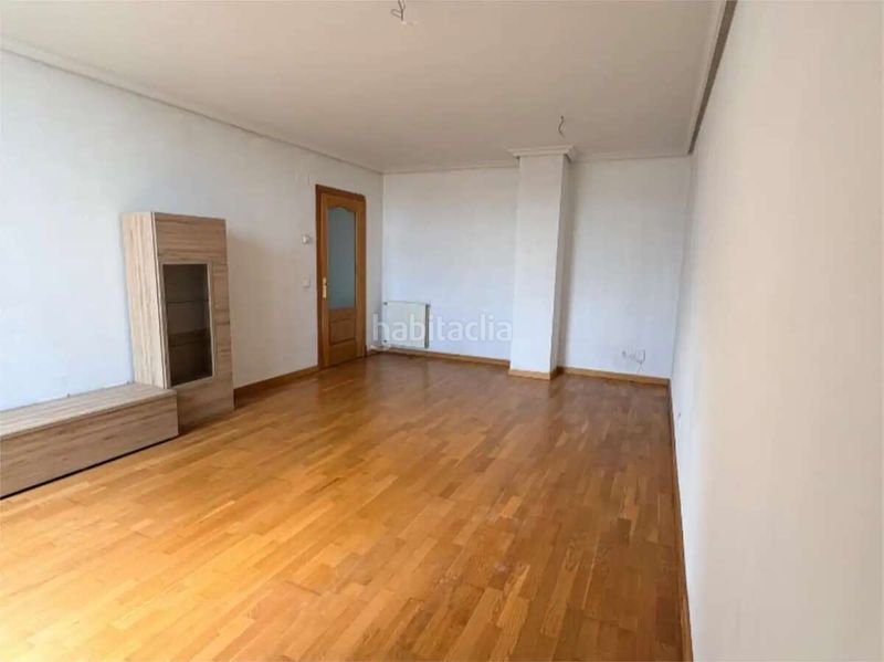 Foto b022d9a7-ba84-4d35-b591-2d2b8369c68a. Pis amb aparcament a Huca - La Cadellada Oviedo