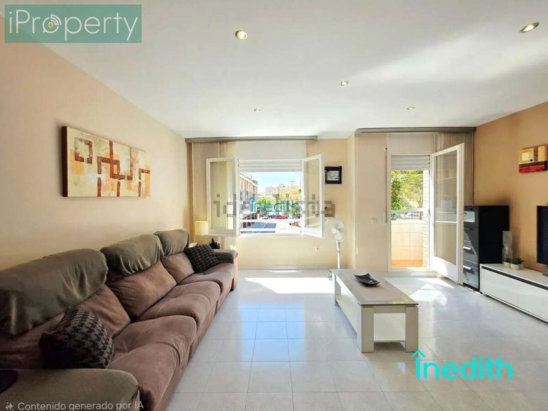Foto 36088f33-9b7b-41b3-a7d3-95cb6e7fa72c. Casa adossada amb aparcament piscina a Torrent Ballester Viladecans