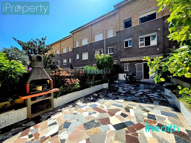 Foto 5aa1581e-c2fa-49fc-b851-488b83dedee9. Casa adossada amb aparcament piscina a Torrent Ballester Viladecans