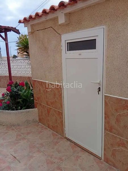 Foto f7016296-c5d7-440b-a0e8-ce90c7b84054. Pis amb aparcament piscina a Zona los Frutales Torrevieja