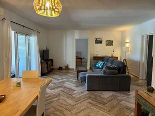 Flat in Sant Antoni de Portmany. Chalet independiente en es regueró con gran parcela, piscina y t