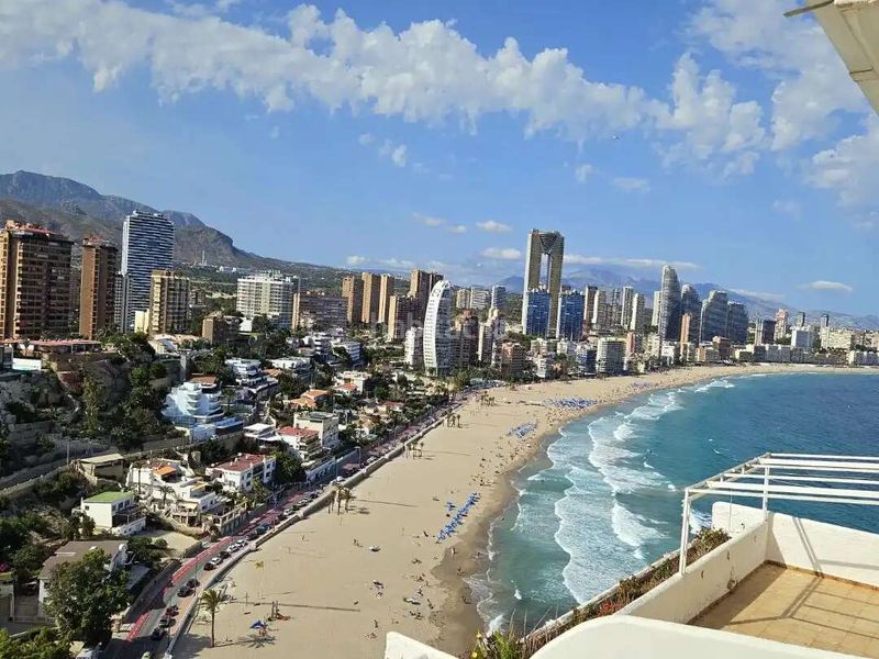 Foto df169cb7-c327-411f-93b0-7fba46e69342. Flat with parking pool in Playa Poniente Benidorm