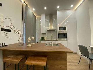 Flat in Ibiza. Piso reformado con entrada independiente junto al retiro, madrid