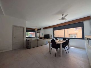 Chalet in Passeig Maragall. Exclusiva vivienda a 4 vientos reformada en 2024 en gavà