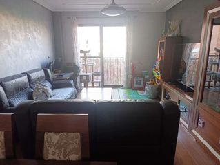 Appartamento in Archena. Piso amplio con garaje, trastero, patio y excelente ubicación en