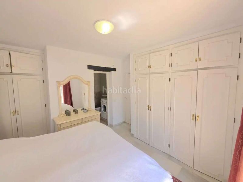 Foto aea24f70-f3f7-498c-a834-d0e4d7b311a2. Casa adossada amb piscina a Calahonda Mijas